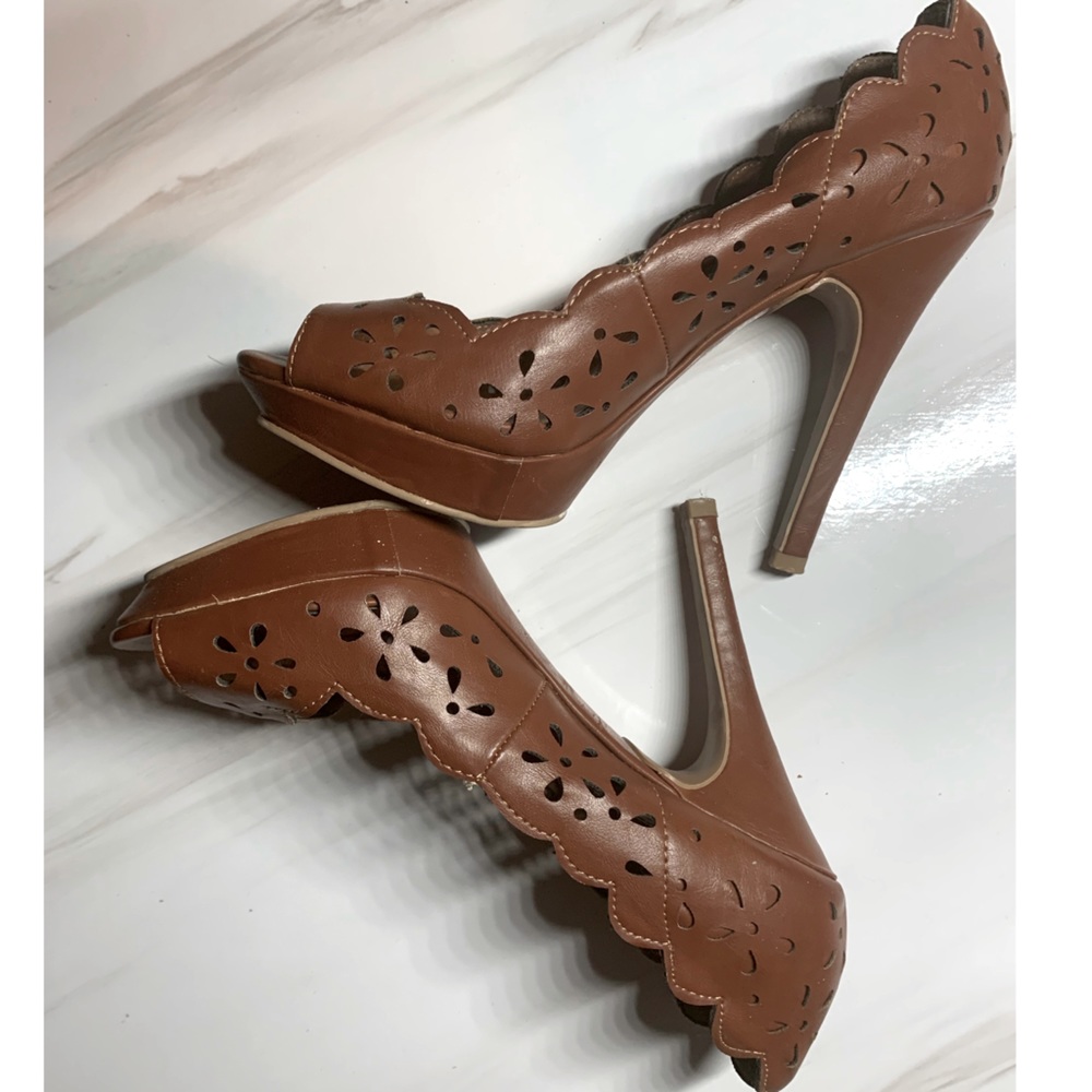 XOXO 5in Brown Heels